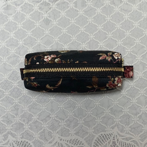 スクエアポーチ ボックスポーチ ミニ キルトゲイト薔薇 ブラック