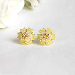 【送料無料】黄色モッコウバラの可愛いお花のイヤリングorピアス（天然石カルセドニー） 8枚目の画像