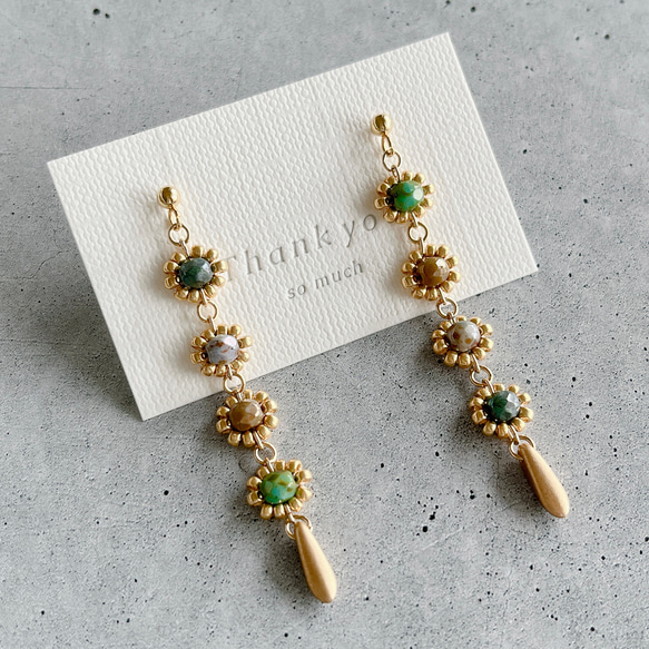 チェコ/ガラスビーズ【Antique Green＊チェコビーズチェーンピアスorイヤリング】サージカルステンレスピアス 1枚目の画像
