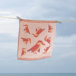 ToriTori大阪泉州製4重ガーゼハンカチ　アカショウビン　サイズ34ｃｍ角　綿100％　大阪泉州製 1枚目の画像