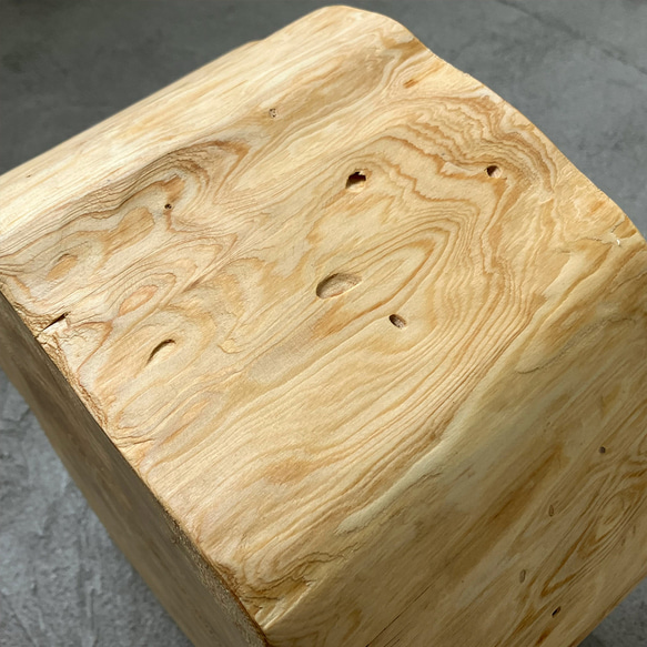 檜の樹皮なし丸太　15㎝厚　ワックス仕上げ　ディスプレイ台や素材に 8枚目の画像
