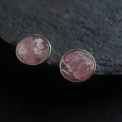 rhodochrosite brass earring (hanadukiyo) 4枚目の画像