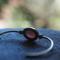 red aventurine in quartz brass bangle (hanaikada) 12枚目の画像