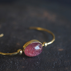 red aventurine in quartz brass bangle (hanaikada) 11枚目の画像