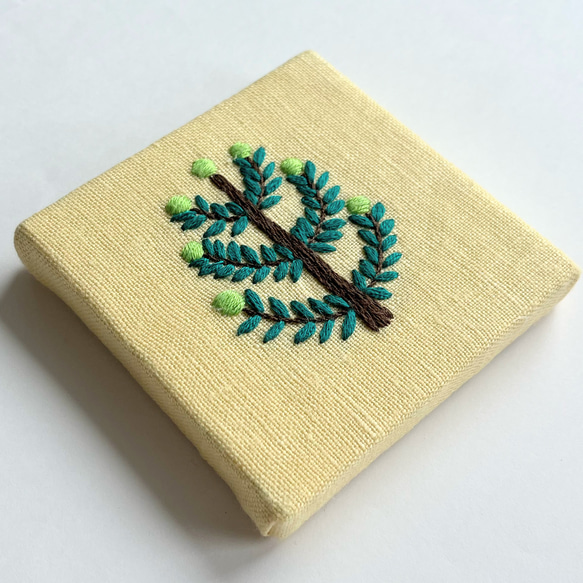 北欧風オリーブの木の刺繍パネル【hokuo】#244 4枚目の画像