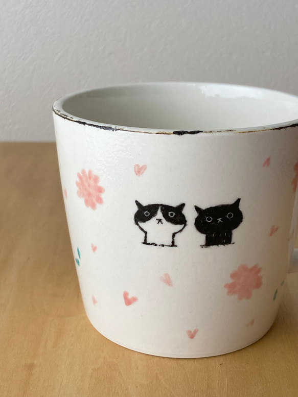 桜・ハチワレ猫と黒猫マグカップ Creema母の日限定セット 6枚目の画像