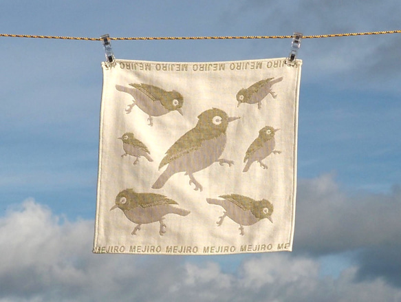 ToriTori大阪泉州製３重ガーゼハンカチ　メジロ　サイズ30ｃｍ角　綿100％　大阪泉州製 1枚目の画像