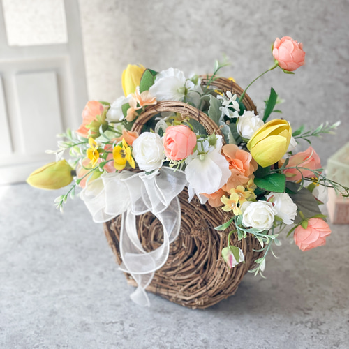 春のお花寄植え風フラワーバスケット 籠アレンジ 贈り物 アーティ