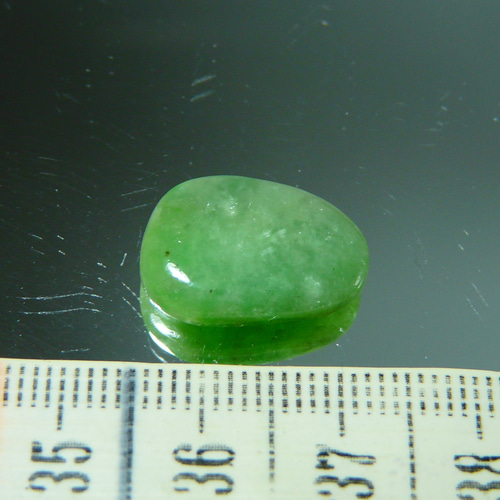 K638【ビルマ カチン産】 天然本ひすい 翡翠 ヒスイ 原石（タンブル