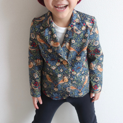 モリス　いちご泥棒2色使用3歳被布着物セット　ベレー帽付 セパレート着物】3歳被布着物4点セット【William Morris／いちご泥棒