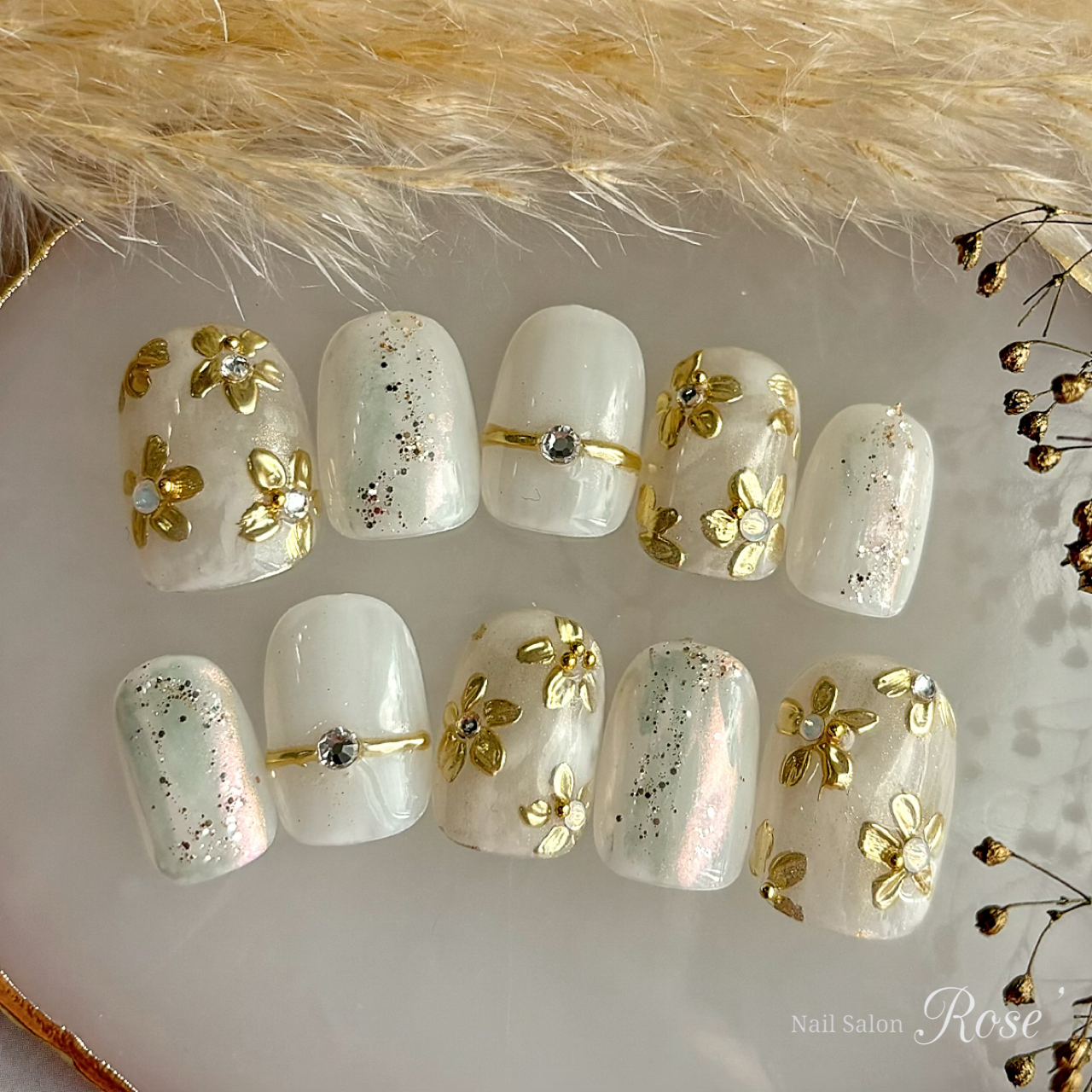 ゴールドミラーの小花ネイル〈作品No.5〉 ネイルチップ（つけ爪