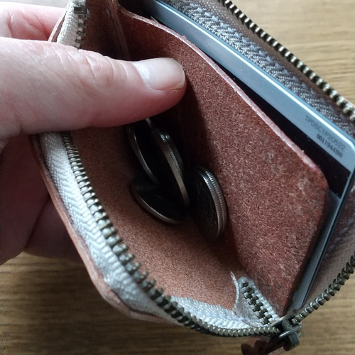 ミニマリストの為の飴色に育つサドルレザー(ヌメ革)の手の平