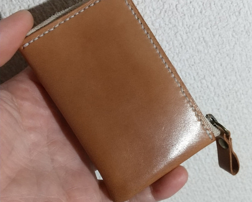 ハンドメイド】エイジングで飴色に育つ上質なヌメ革の小銭入れ