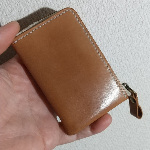 ミニマリストの為の飴色に育つサドルレザー(ヌメ革)の手の平