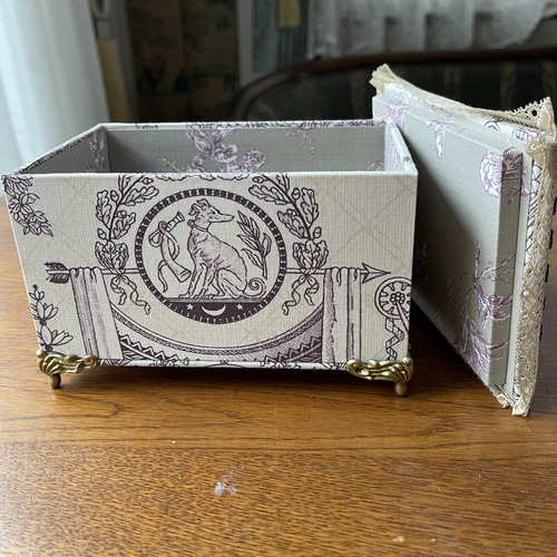 カルトナージュボックス(猫脚使用) カルトナージュボックス(猫脚使用)