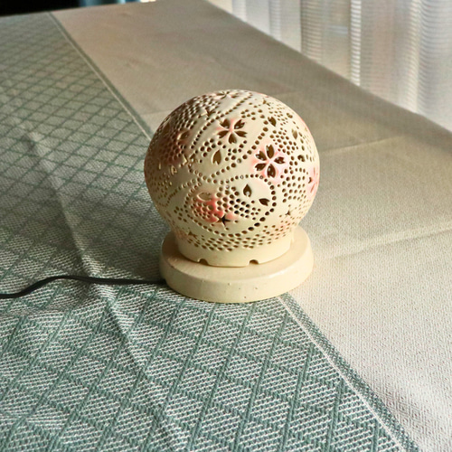 陶器ランプシェード通販やす波窯の『白桜』はおしゃれな手作り