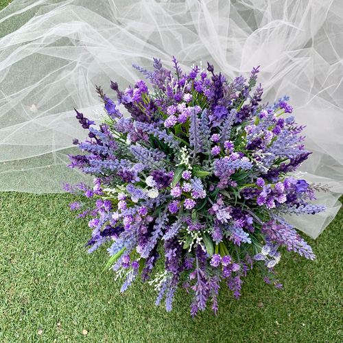 ラベンダーのクラッチブーケ （ウエディングブーケ仕様） 結婚式