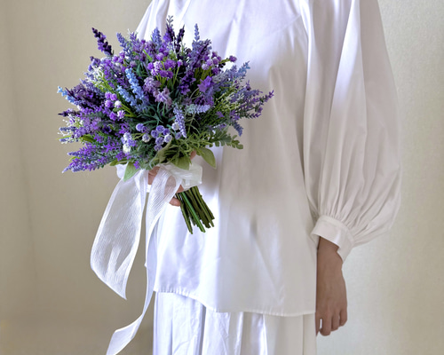 ラベンダーのクラッチブーケ （ウエディングブーケ仕様） 結婚式