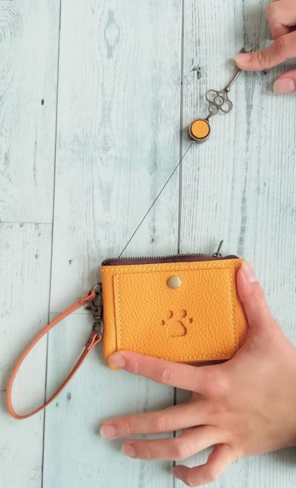 【送料無料】小銭入れ付きパスケース　キーケース　リール付き　カードケース　マルチポーチ　ストラップ付　本革　７色 3枚目の画像