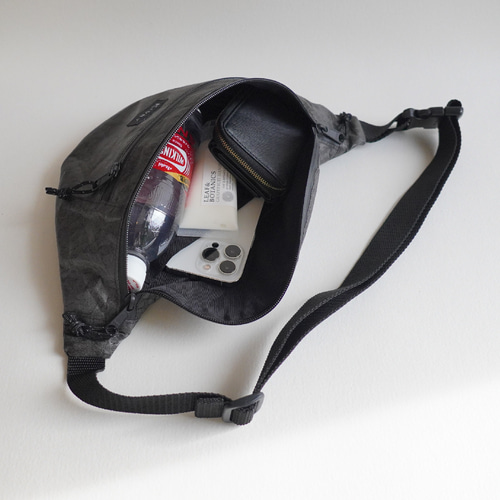 タイベック ボディバッグ 超軽量 ブラック ボディバッグ