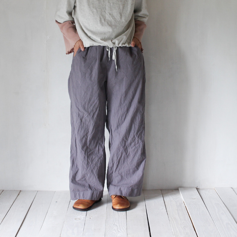 saji straight easypants / 淡藤色