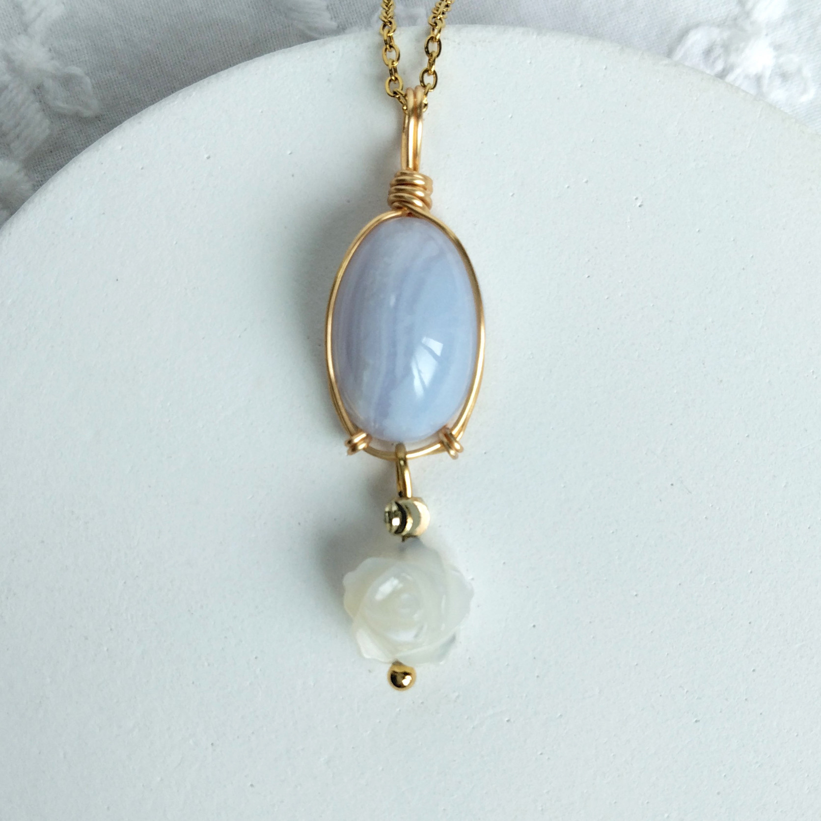 ブルーレースアゲート　天然石　ワイヤーペンダント　No.P35