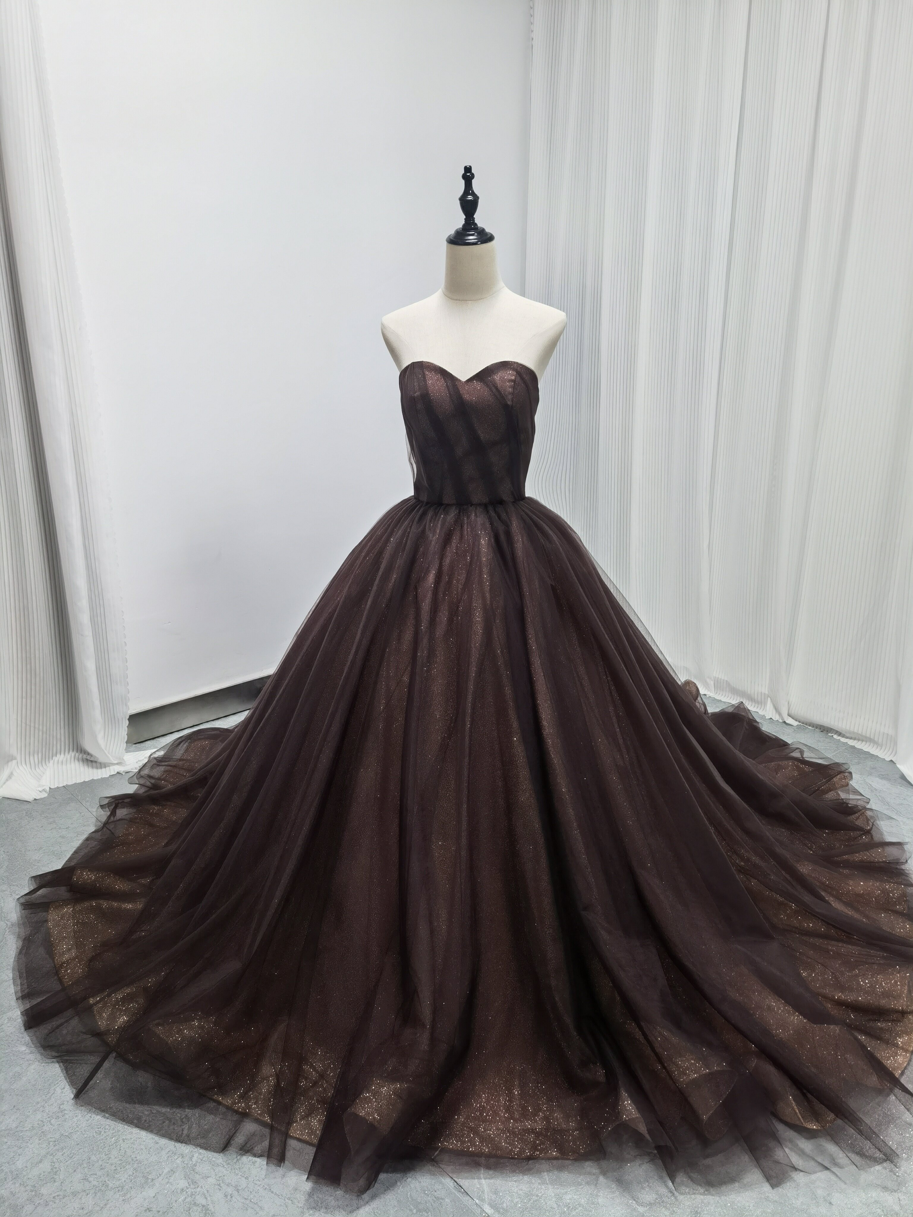atloチュールベスト付きブラウンドレス　ネックレスつき