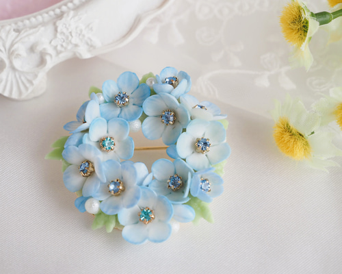 リースのブローチ ab433fde9e154ff3842a6b24618346