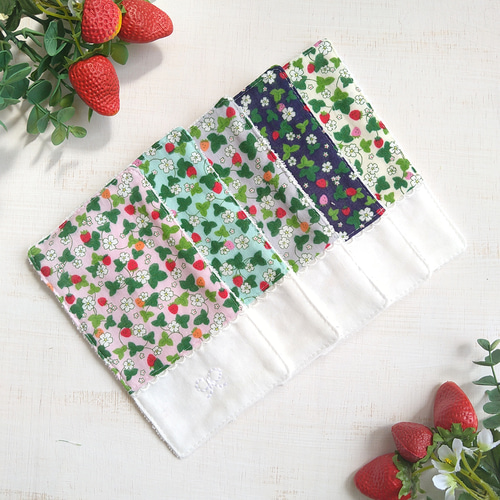 ハーフサイズ】いちご柄ミニタオル/ミニガーゼタオルハンカチ