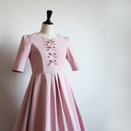 大人フェミニンな一着！】リボン付き 半袖タックフレアワンピース