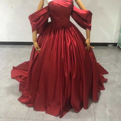 上品！カラードレス 赤 光沢感 オフショルダー 豪華なバックリボン  