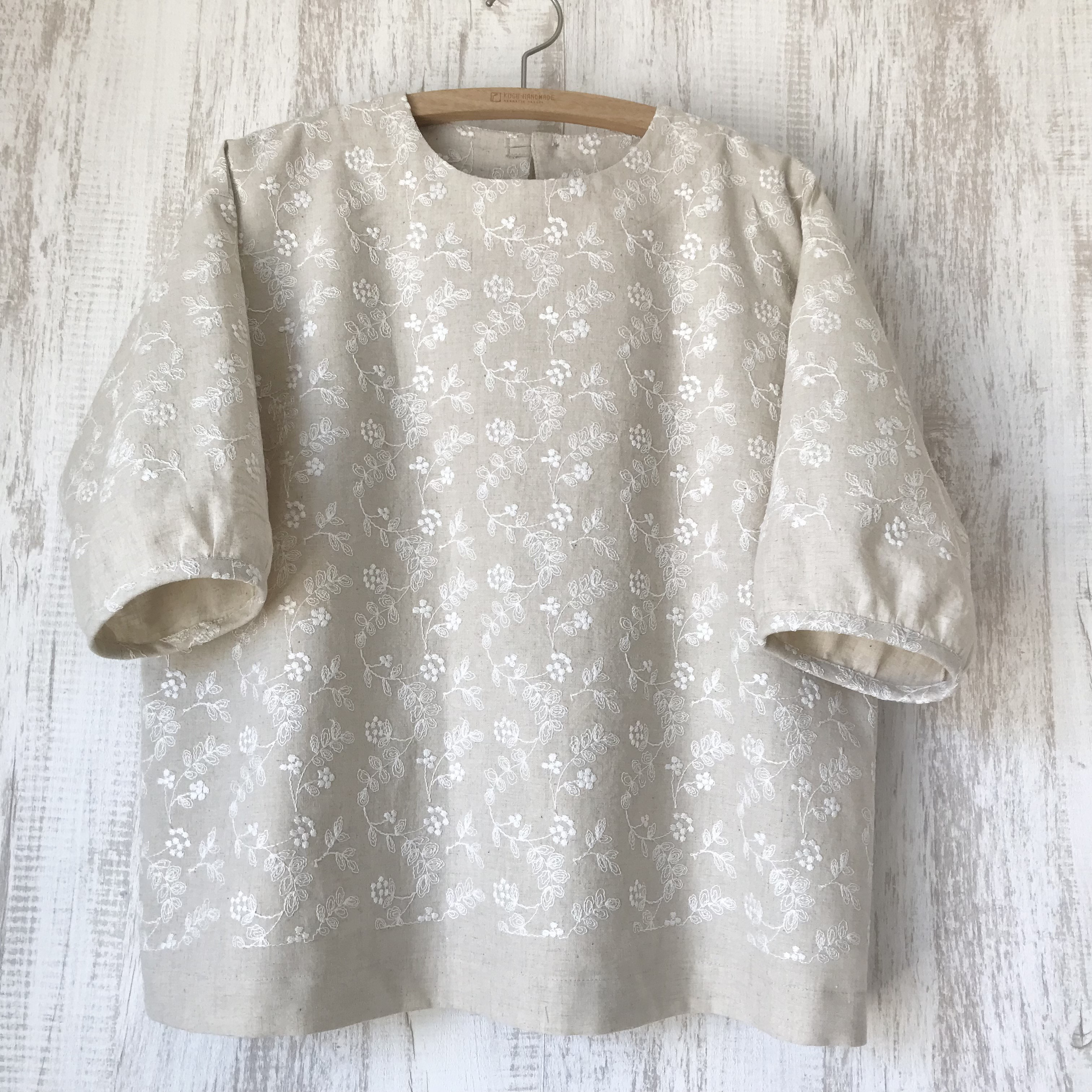 綿/麻　刺繍レース　ゆったり　ブラウス　6部袖丈　[生成]