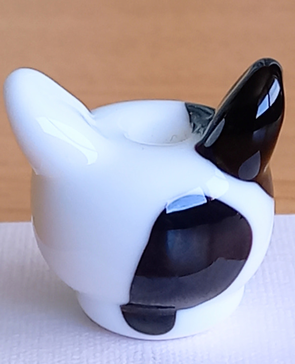 とんぼ玉のお香立て　猫 (ω) I〈白黒猫〉 5枚目の画像