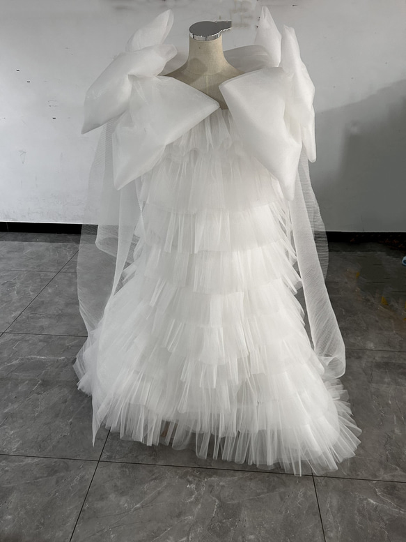 送料無料！高品質！ もこもこウエディングドレス ソフトチュール 柔らかく重ねたチュールスカート 結婚式/披露宴 1枚目の画像