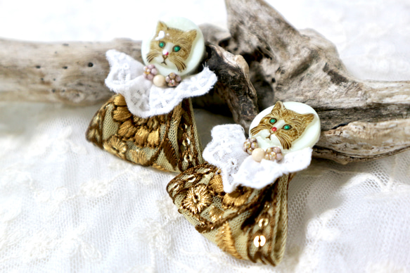 チェコ猫シリーズ チェコガラス猫 インド刺繍リボン 刺繍リボンピアス チェコガラスアクセサリー 猫ピアス 猫イヤリング 3枚目の画像