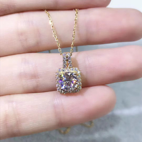 newデザイン】輝くモアサナイト 憎い ダイヤ ネックレス K18YG 