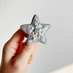 ビーズ刺繍　星のポニーフック 4枚目の画像