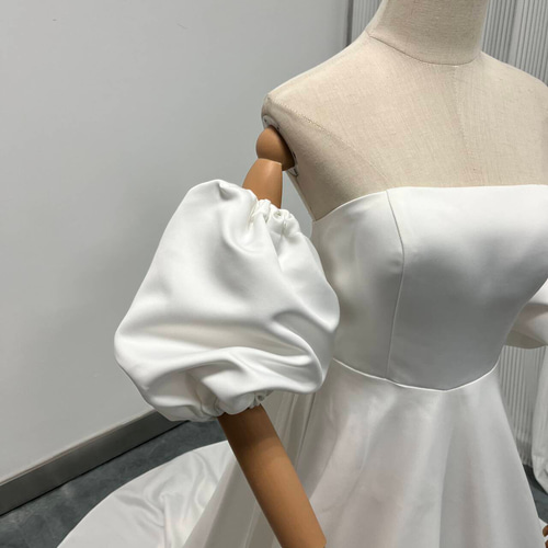 ホワイトウェディングドレス（パフスリーブ取り外し可） 上品！高評価続出！オフホワイト ウェディングドレス