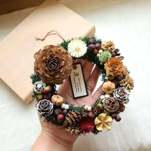 秋の新作＊「木の実とドライフラワーのリース petite forêt」＊英字