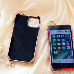 四つ葉のクローバー　スマホケース　iphone15　14 13 12 SE ショルダーストラップ付き　ベージュ　ピンク 7枚目の画像