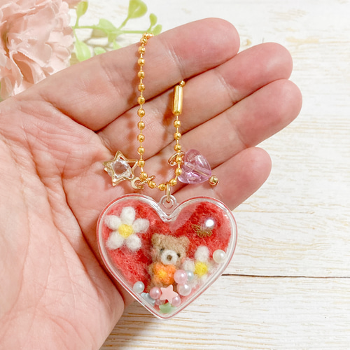 ♡羊毛フェルトのハートカプセルシェイカー♡シャカシャカキーホルダー