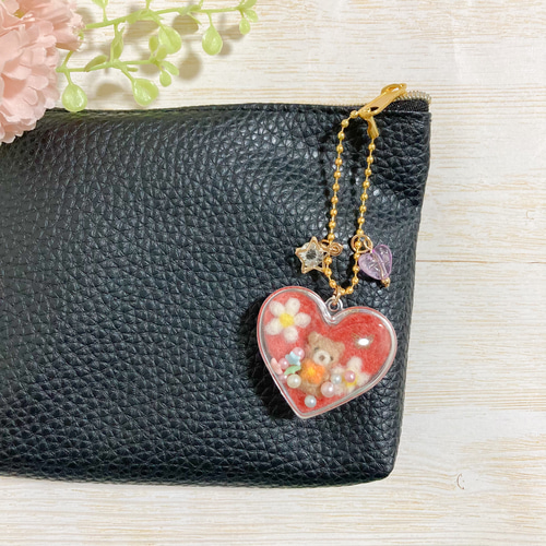 クリスチャンルブタン カラフル星型ラメ入りキーホルダー 2025年最新