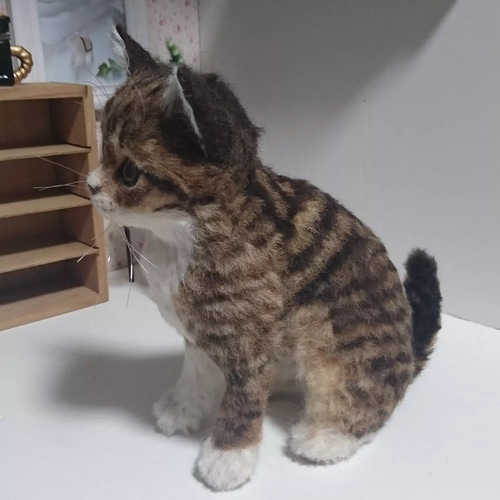 羊毛フェルト 猫 ハンドメイド 璃人※断捨離中 ハンドメイド羊毛フェルト猫 （羊毛フェルトハンドメイドスコ