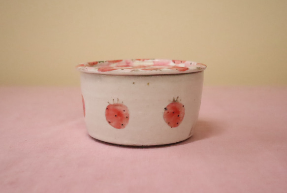 ※N様専用画面　粉引き赤とピンクのイチゴのバターケース。 1枚目の画像