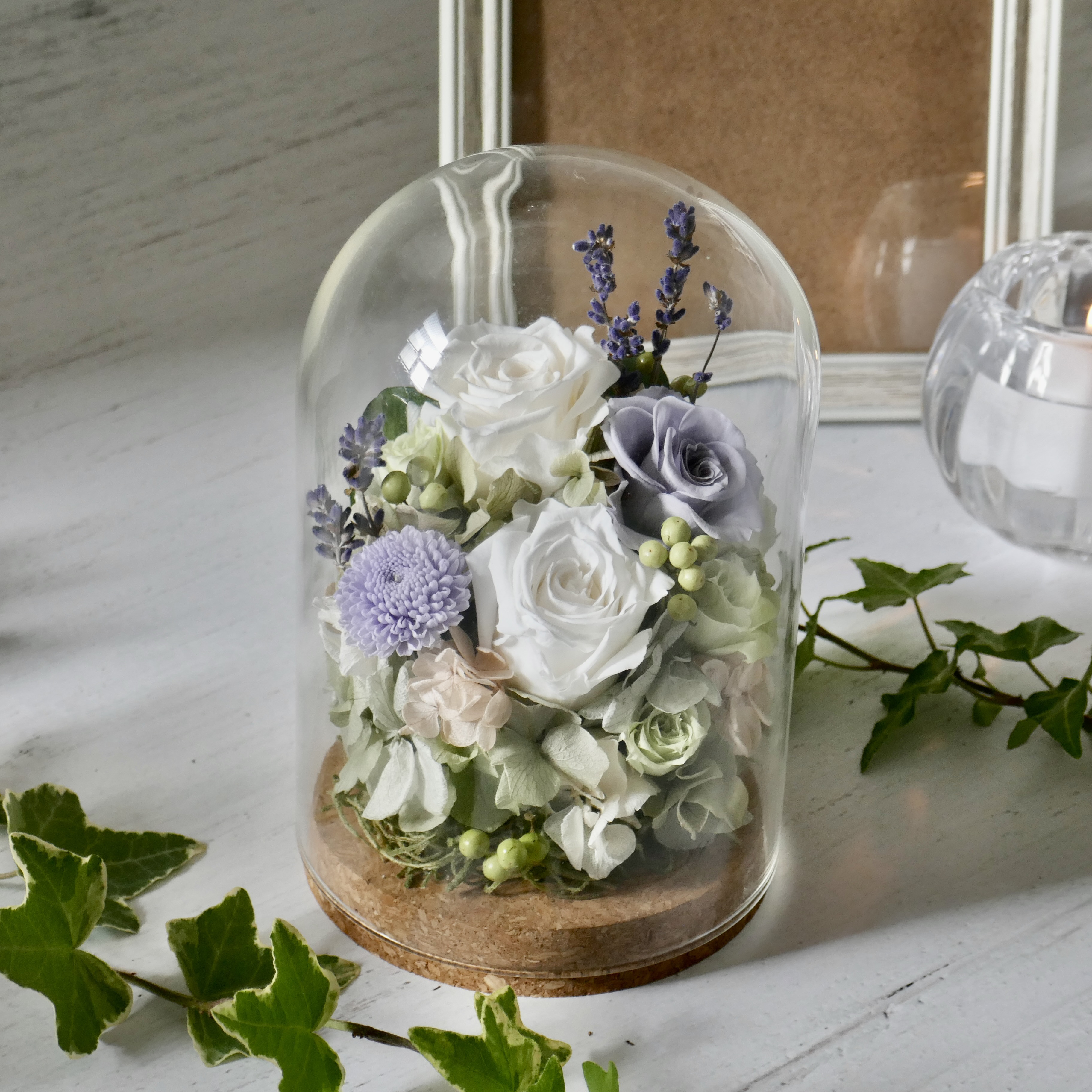 仏花　ガラスドーム（大）白バラ×紫マム　プリザーブドフラワー　お供え  ペット供養　ペット用仏花　メモリアルフラワー　バ 4,956円