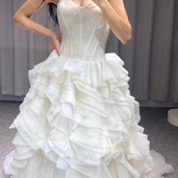 人気ウェディングドレス　高品質　ホワイト　フレアースカート上品サイズオーダー可能　短いトレーン　ファスナーチューブトップ 3枚目の画像