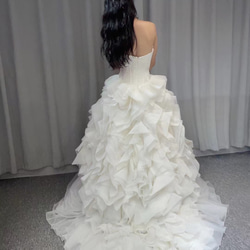 人気ウェディングドレス　高品質　ホワイト　フレアースカート上品サイズオーダー可能　短いトレーン　ファスナーチューブトップ 2枚目の画像