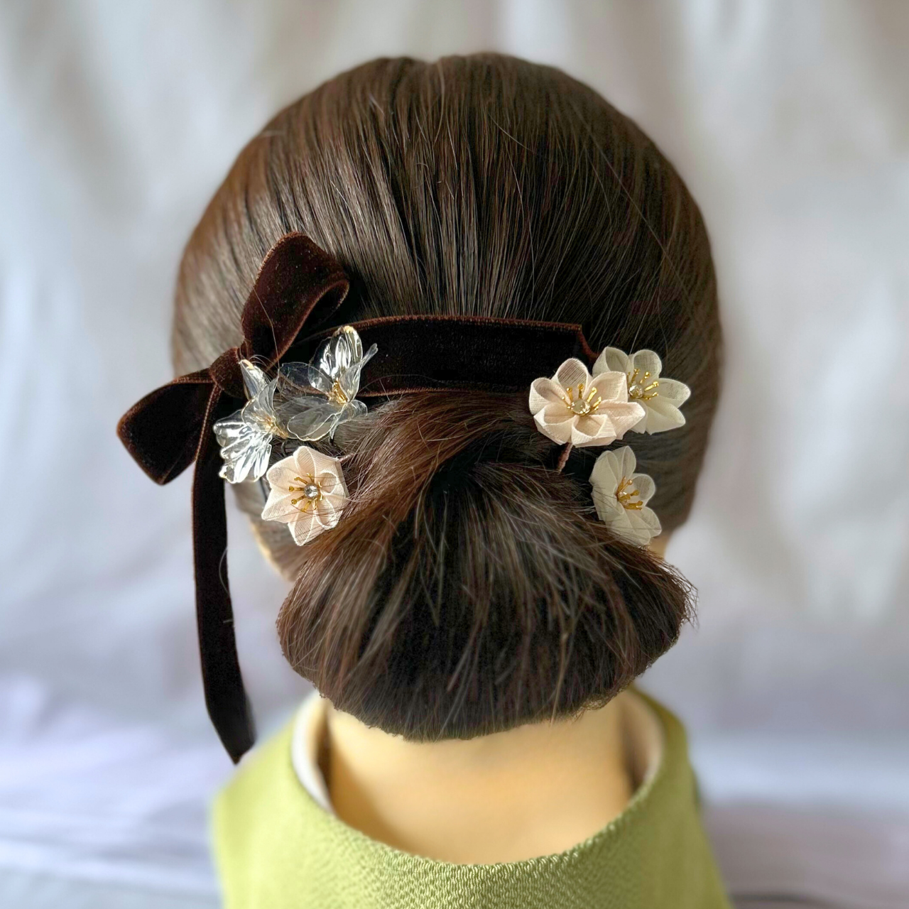 【FC-2400-2】 髪飾り 成人式 卒業式 ピンク 白 和装 つまみ細工 七五三 浴衣 クリア ベロアリボン