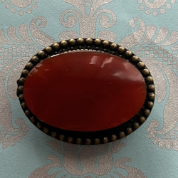 ビンテージ素材の赤瑪瑙のレトロモダンな帯留め「チア・レッド」 1枚目の画像