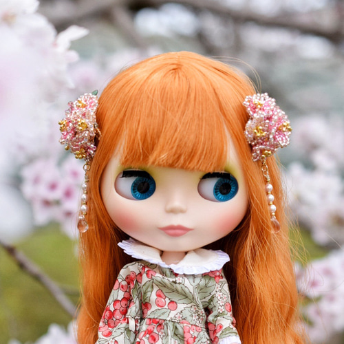 ヘアクリップ レジン 6.5cmオーバル 幻想的カラー桜文様とマトリカリア